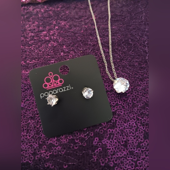 Paparazzi Silver Jewelry Set - Picture 2 of 5